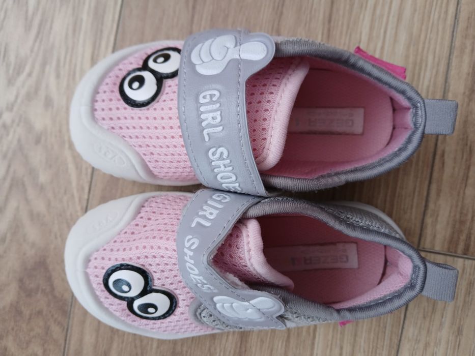 Детски пантофи за момиче