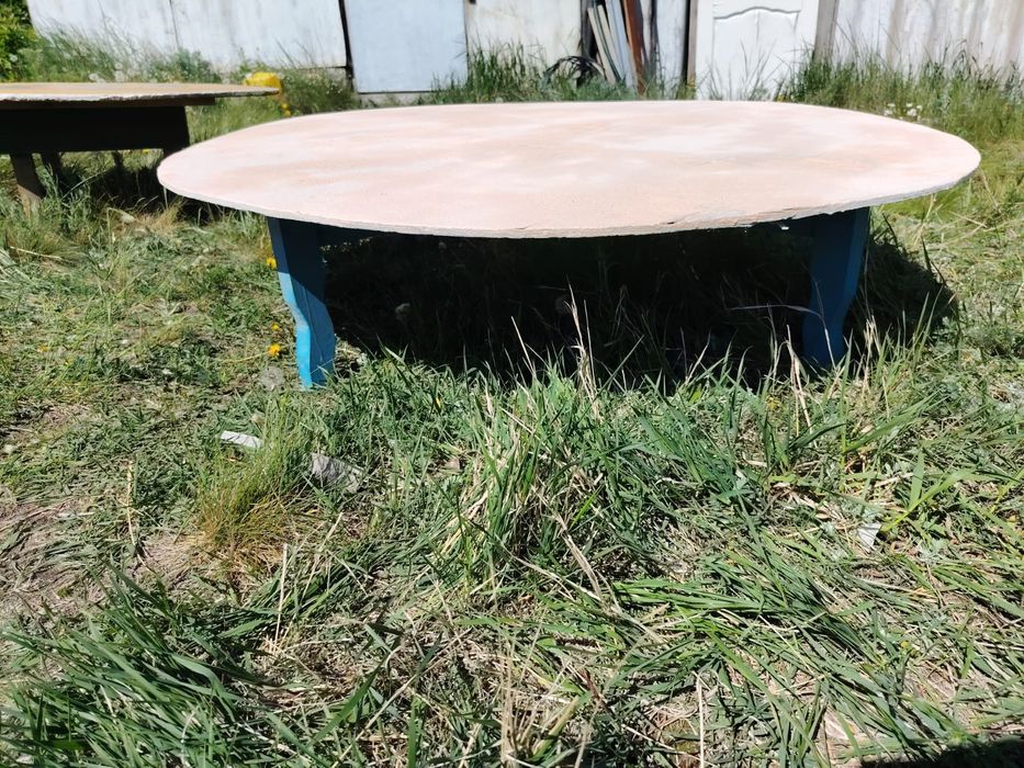 Продам 2 казахский стола