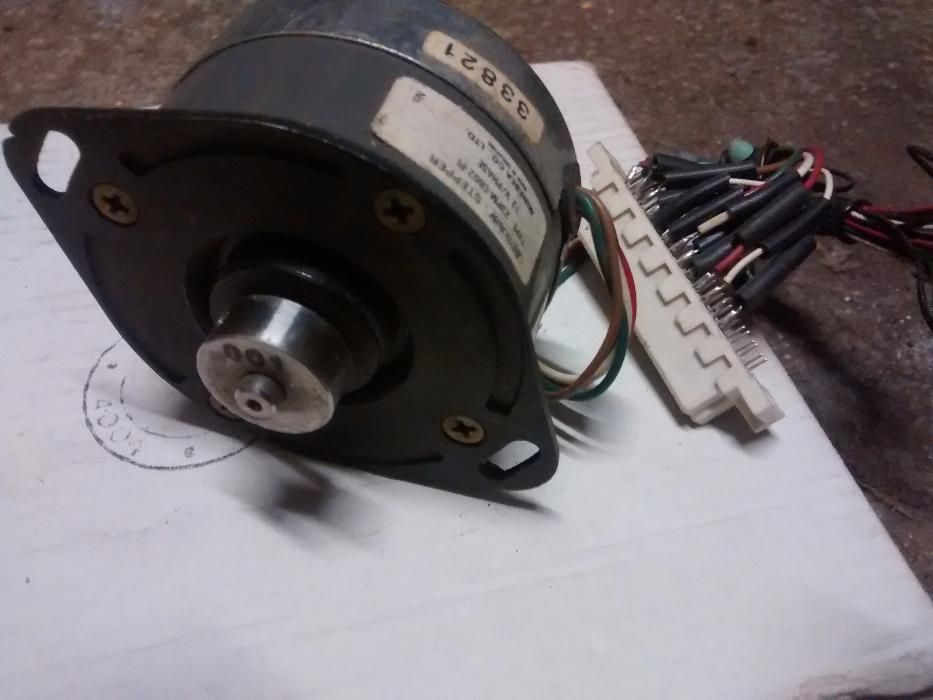 Стъпков двигател