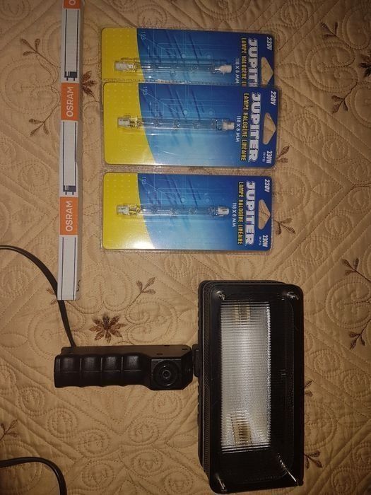 Proiectoare, 220 v si  12 v