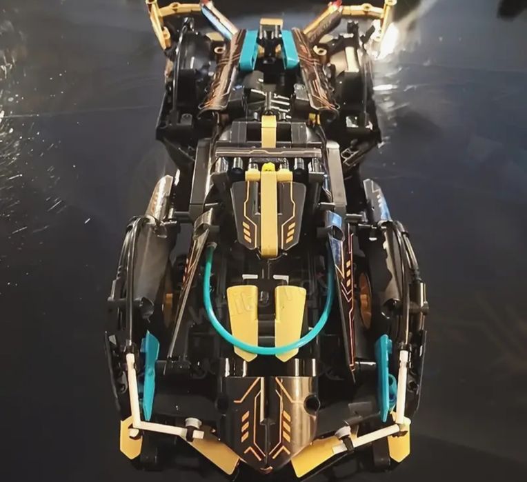 Set NOU, Mașină Sport Aerodinamică de 1315 piese;