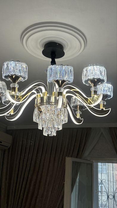 Люстра в хорошем состоянии