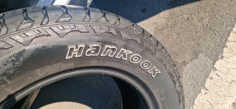 2 броя гуми 235 65 17 АТ Hankook dynapro