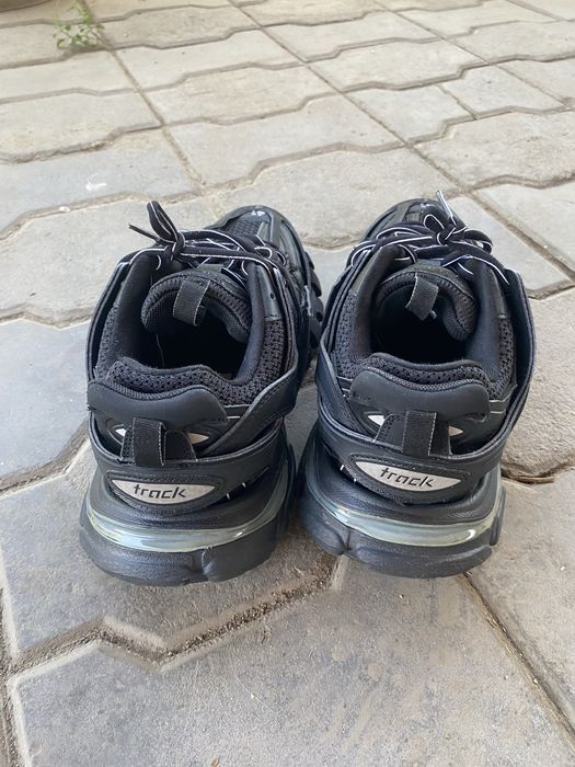 Balenciaga track 1