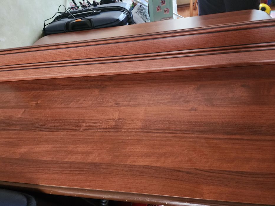 Тоалетка с огледало