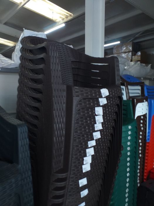 Vand scaune de ratan pentru terasa