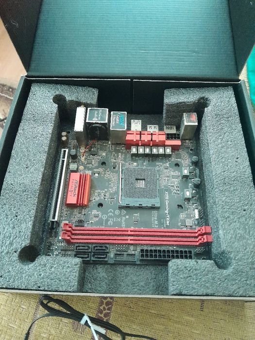 Vând placa video  calculatoare.