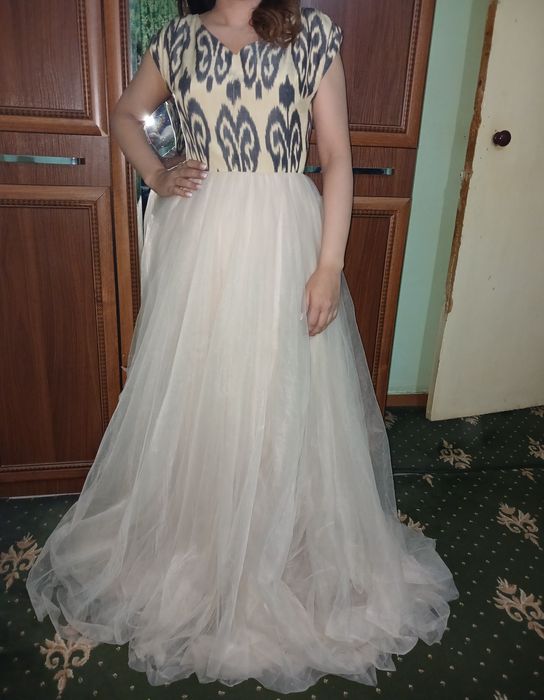 Продаётся вечернее платье. Микрорайон 1-остановка