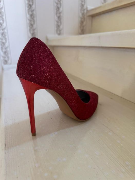 Продам новые туфли