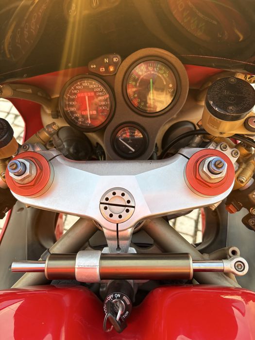 Ducati 916 Biposto (1998) – 26.300km, stare impecabilă, înmatriculată – 9.200€