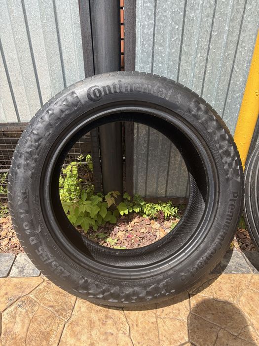 Продам резину Continental 235/55/19