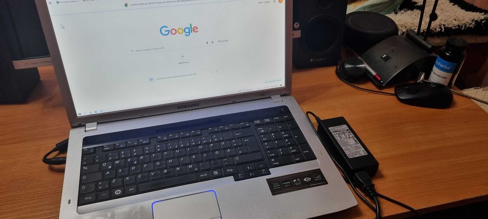Лаптоп Samsung NP-R730 i3 /ssd   17.3 инча