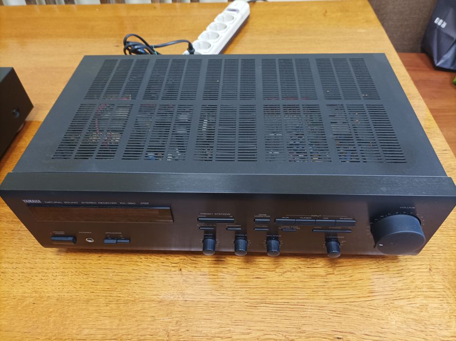 YAMAHA - Resiver, CD player и тонколони