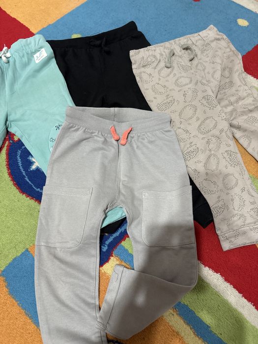 Vand pantaloni copilasi