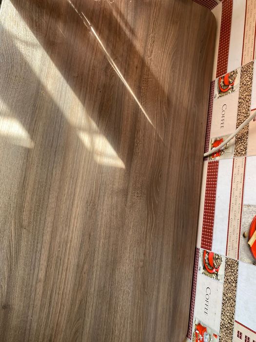 Стол кухонный