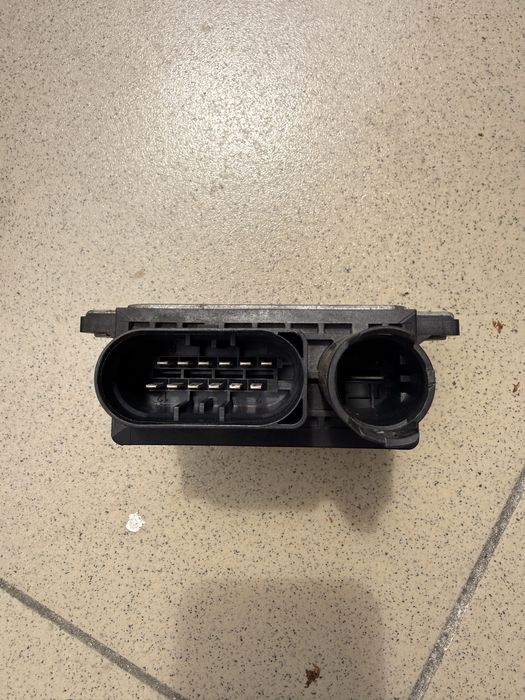 Оригинален модул / реле за управление на подгревни свещи (Glow Plug Control Unit) за дизелови BMW с двигател N47