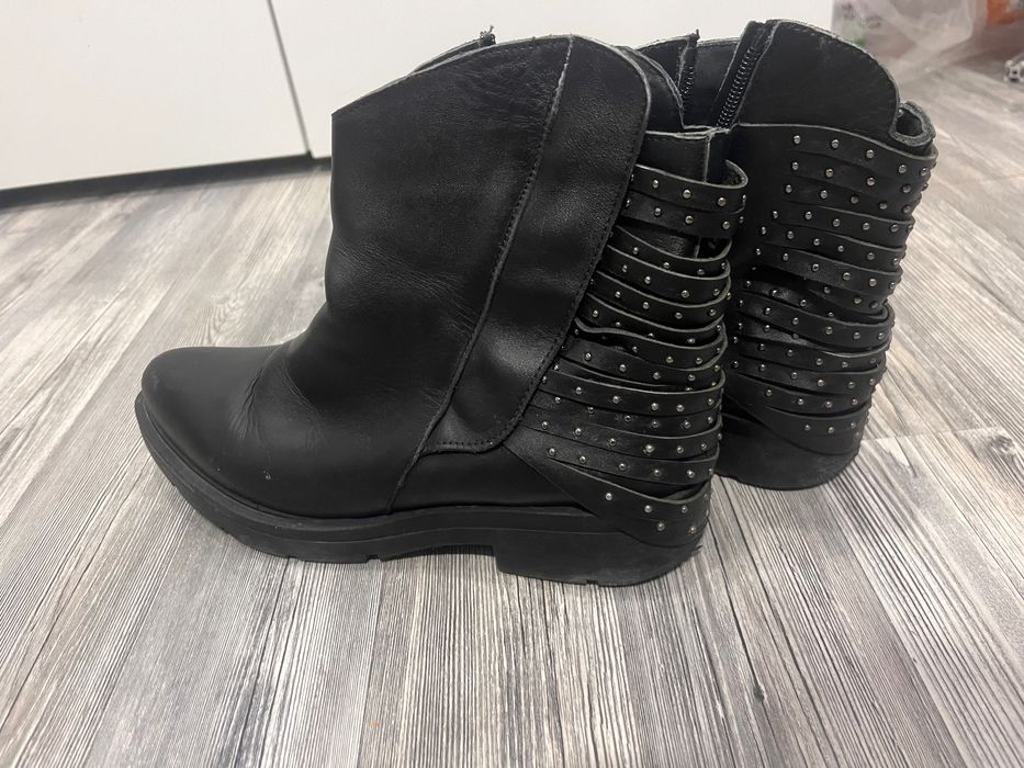 Дамски боти от естествена кожа