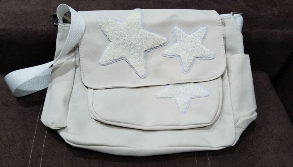 белая сумка "почтальон"