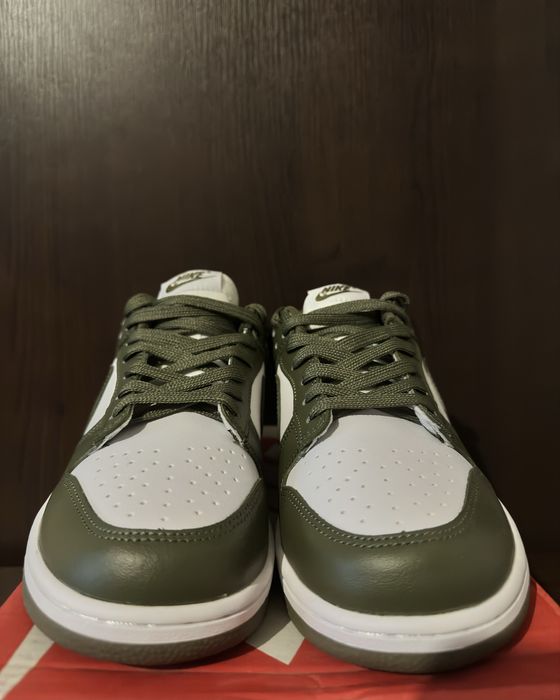 Nike Dunk Low "Medium Olive"
