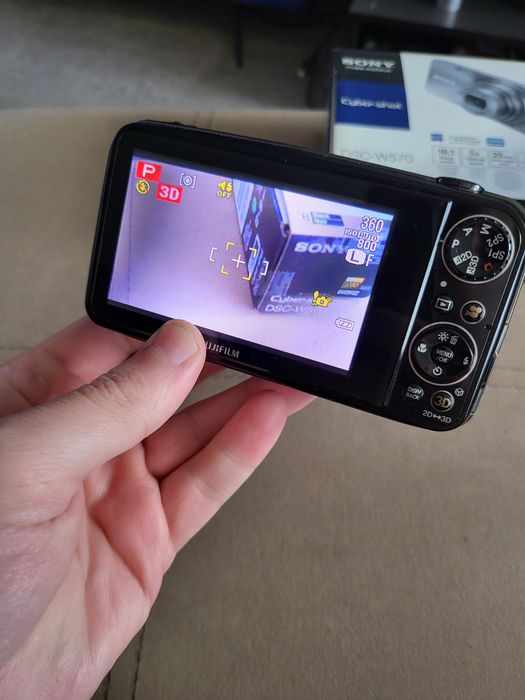 FujiFilm FinePix Real 3D W3 фотоапарат 10MP