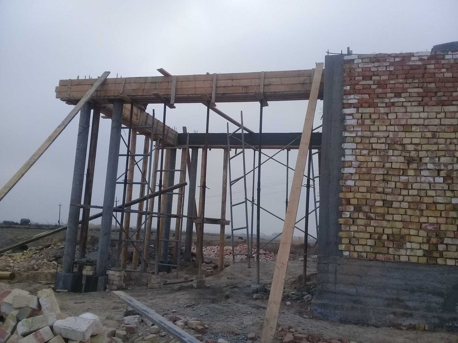 Фундамент куямиз г'ишт терамиз том ёпамиз ломбоз киламиз