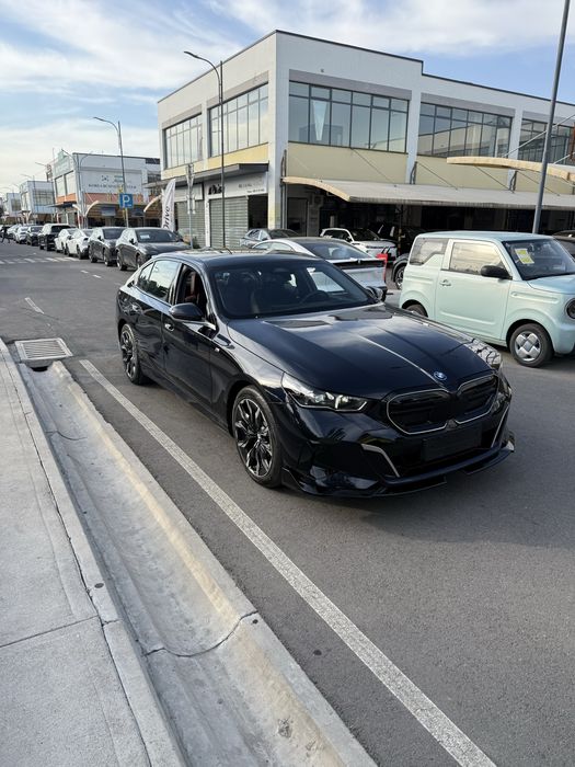 Bmw i5 40l Full 713km 2025-Yil Qimmat diska Body kit tayor kraska toza