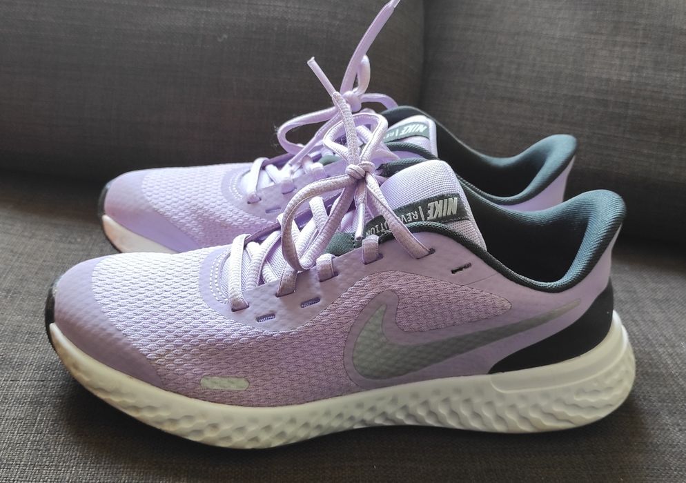 Детски и дамски еднакви маратонки Nike