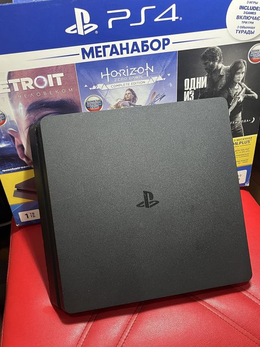 Plastation 4 в хорошем состояний