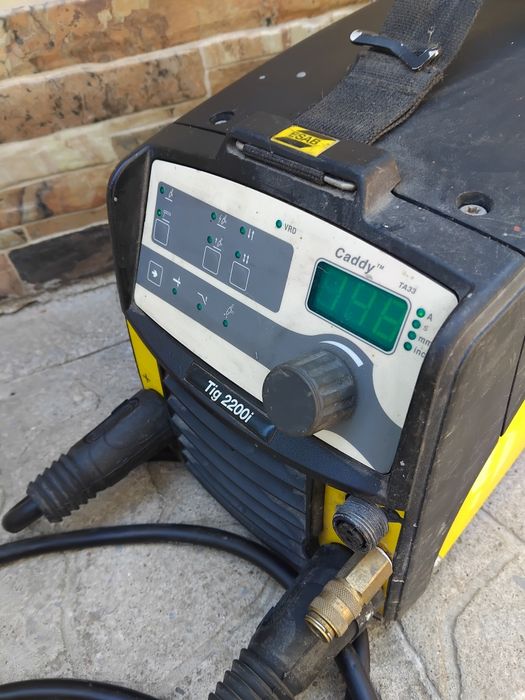 Инверторен Електронен ESAB CADDY2200i   16A-220A 220v за Всички метали