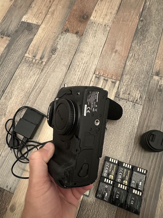Kit panasonic lumix gh5 cu obiectiv panasonic 25 mm