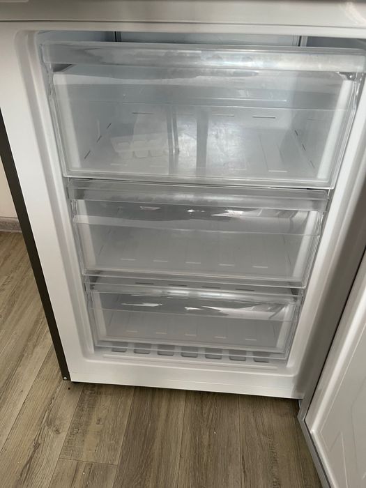 Холодильник  новый