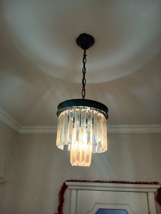 Продам люстры в отличном состояние