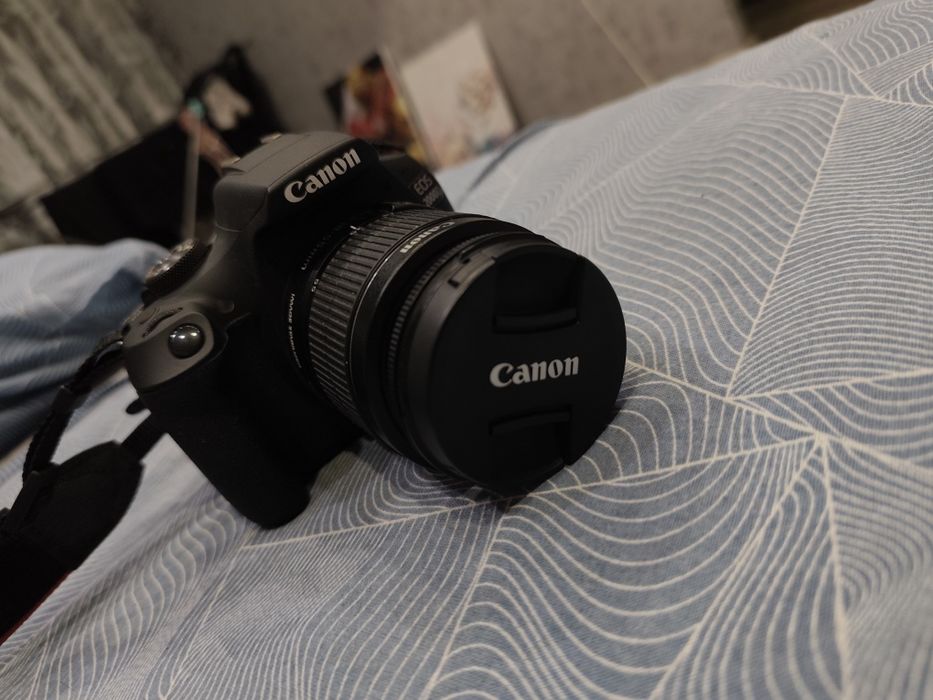 Продам Canon EOS 2000d
