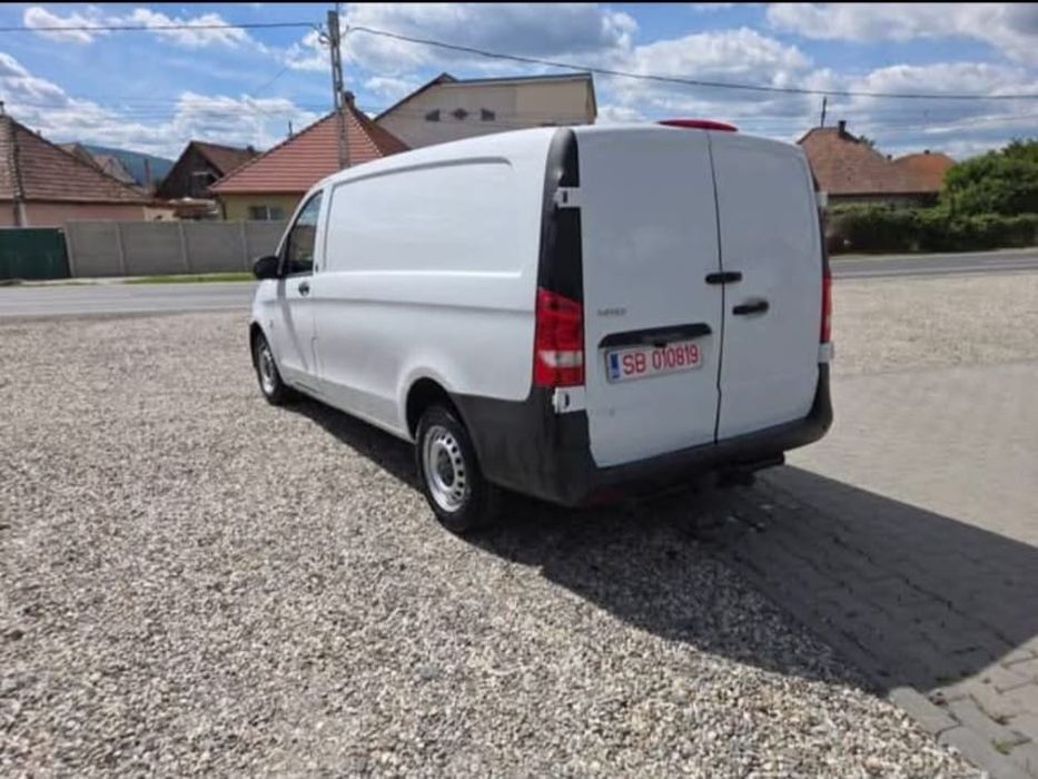 Vând Mercedes Vito an 2017 .7800 euro RAR făcut