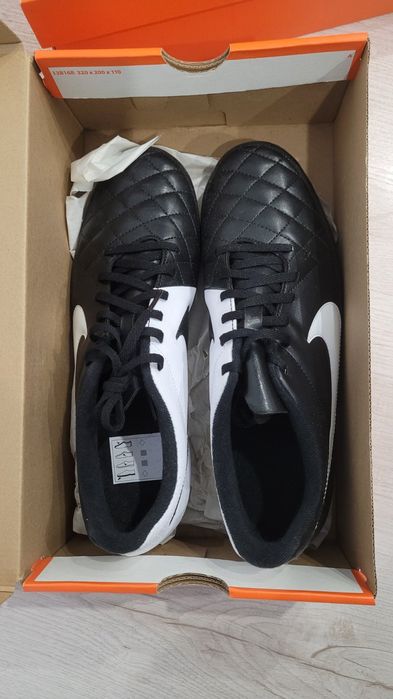 Бутонки Nike чисто нови