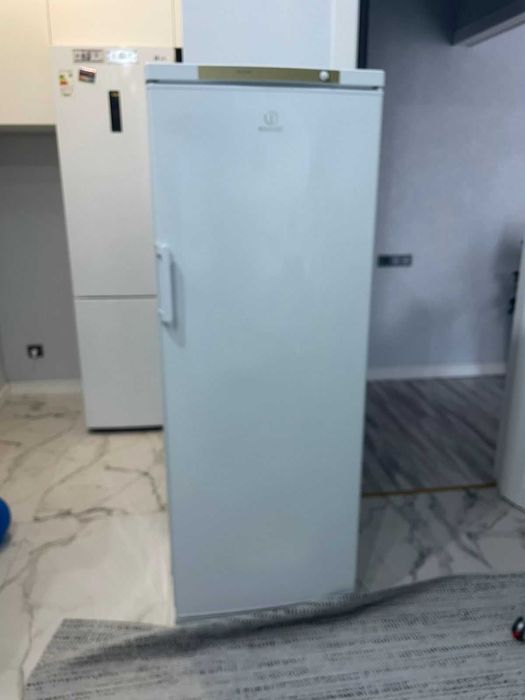 морозильник вертиальный индезит