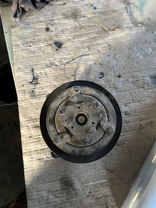 Compresor de clima Mitsubishi Pajero motor 2.8