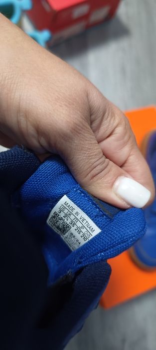 Маратонки Адидас 35 номер