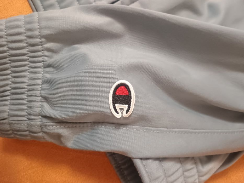 Bluza champion noua