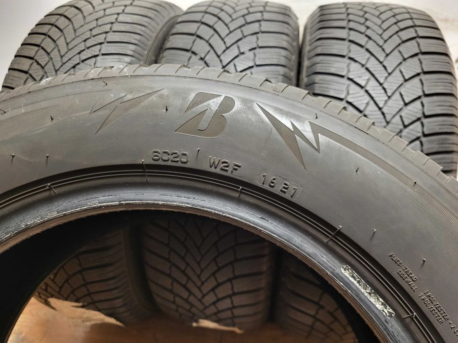 205/60/16 Bridgestone / 225/55/16 Taurus зимни гуми