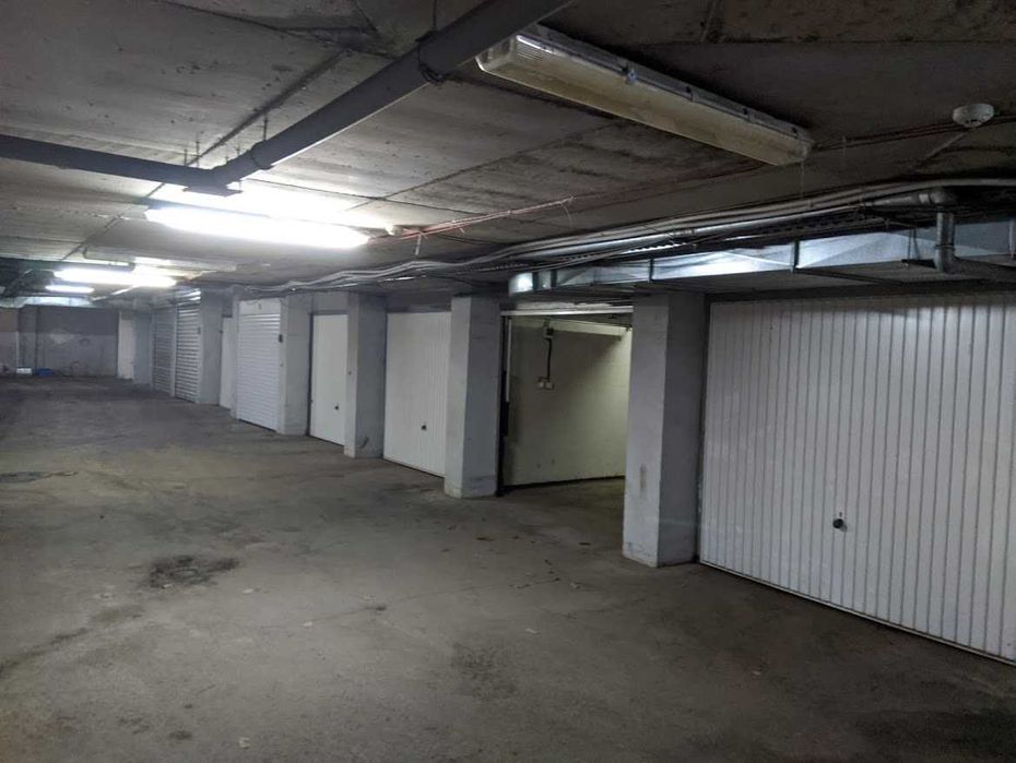 Дава се под наем Гараж / Паркомясто в София, Младост 1 - 17 кв.м за 127.5 € - Снимка #1