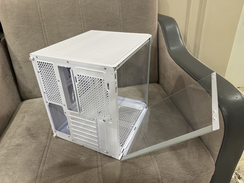 Корпус белый CH2+ ATX case