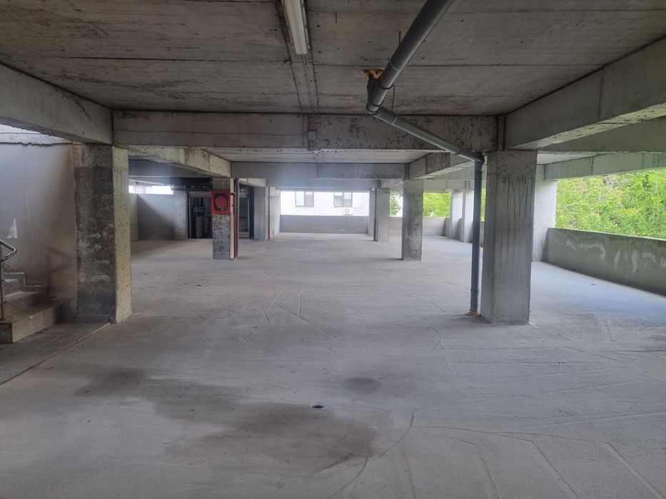 Vind etaj 1 parcare interioarà, cladire p+1+2, compusà di 17 locuri