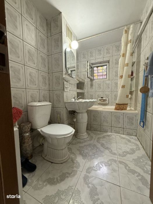 Apartament cu 3 camere, decomandat, 95 mp, parter - Girocului