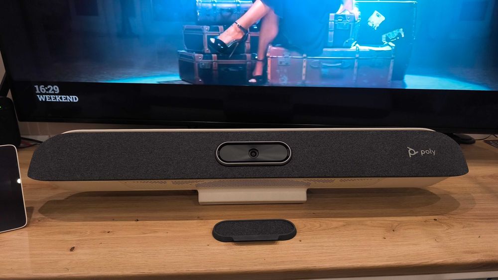 HP POLY Studio X50 + TC8 система за видеоконференция