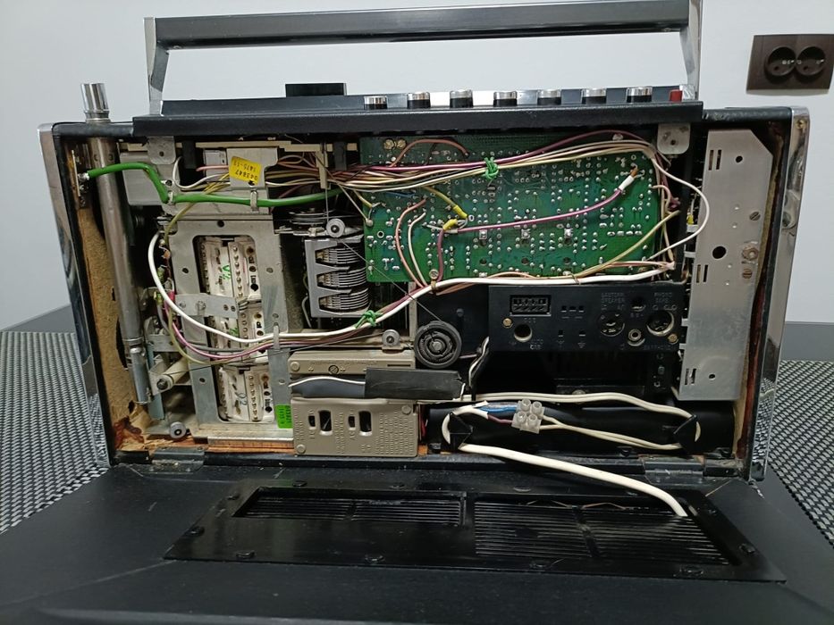 Radio Grundig satellit 6000