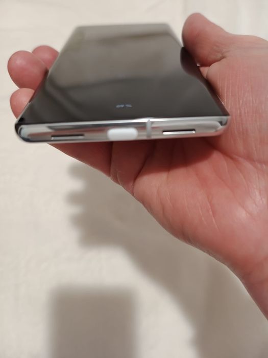 Google Pixel 7 Pro - 256GB + 2 încărcătoare wireless