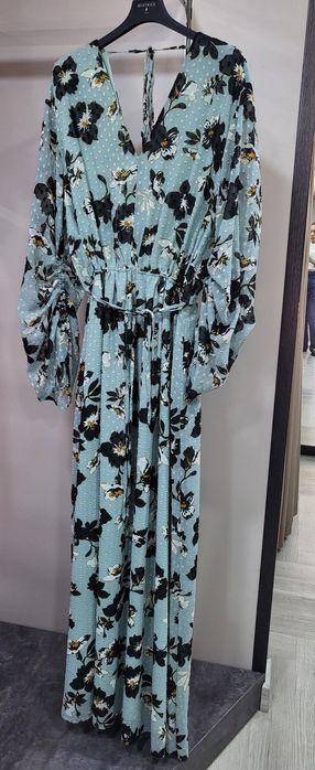 Женское вечернее платье.