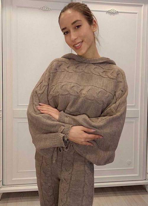 Сет худи и панталон ръчно плетени