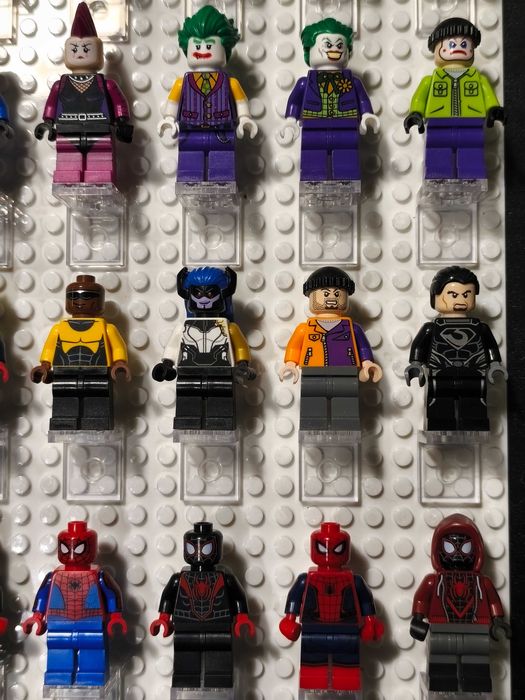 LEGO мини фигурки - Марвел и ДиСи